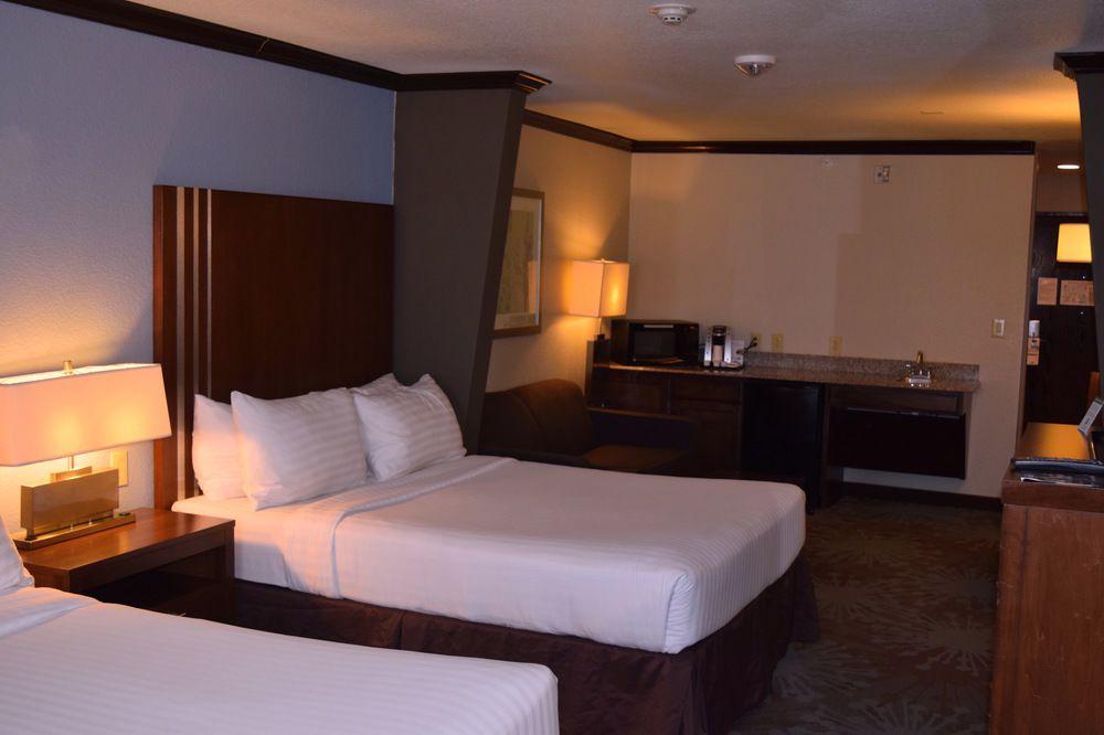 Holiday Inn Express & Suites San Antonio Nw Near Seaworld, An Ihg Hotel Экстерьер фото